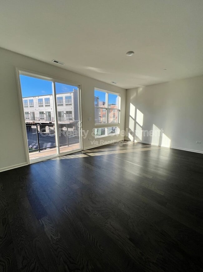 Photo - 1265 Lakepointe Dr