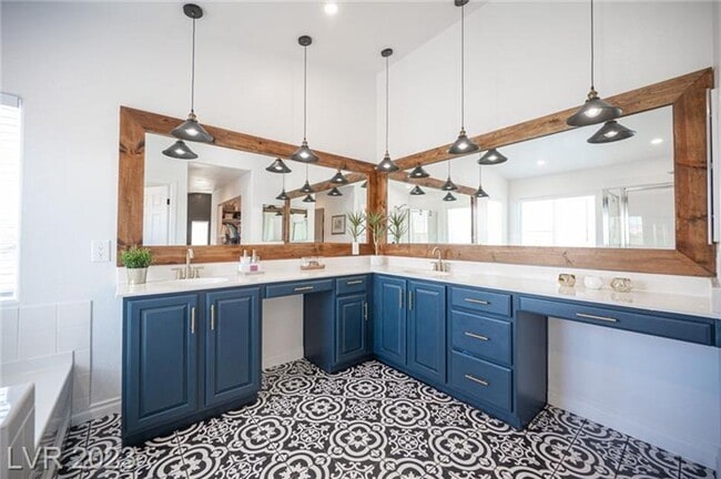BEAUTIFUL 4 BEDROOM HOME! - BEAUTIFUL 4 BEDROOM HOME!