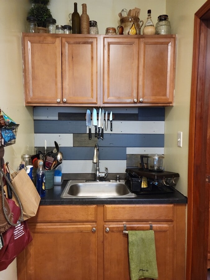 Kitchen - 1417 W 19th St Unit 3R