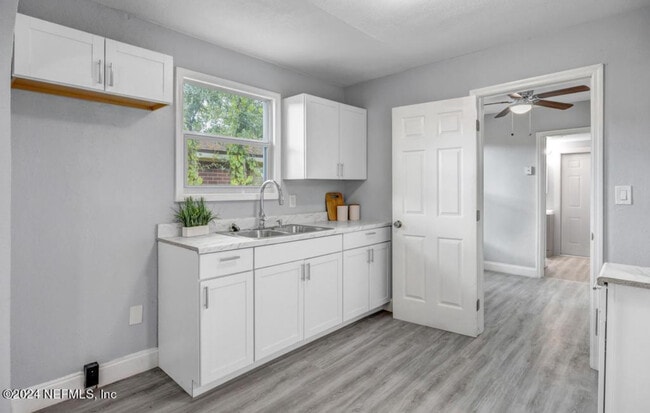 Photo - 1721 Campus St