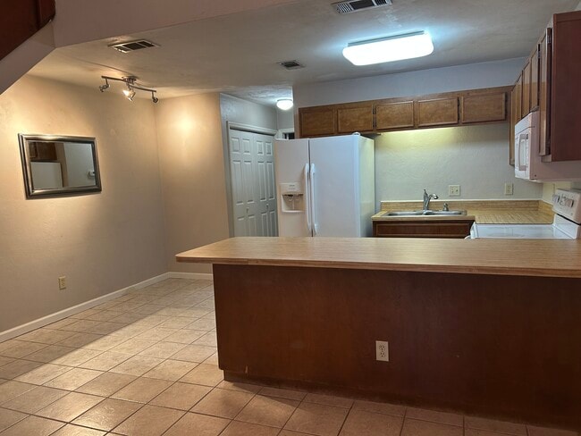 1135 Ocala Rd
