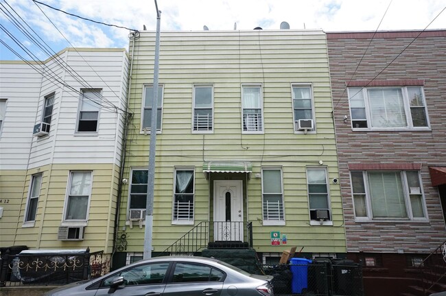 Building Photo - 54-10 Nurge Ave Unit 2L Rental