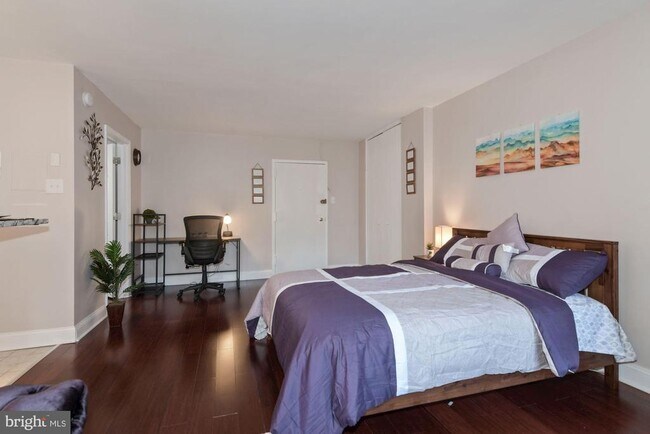 Photo - 1260 21st St NW Unit 410