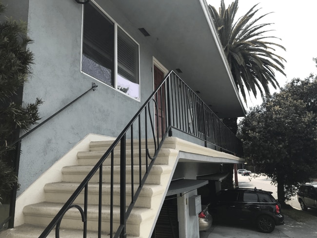 Photo - 2409 Pattiglen Ave