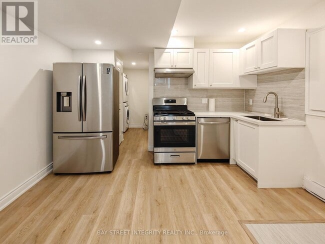 Photo - 598 Crawford St
