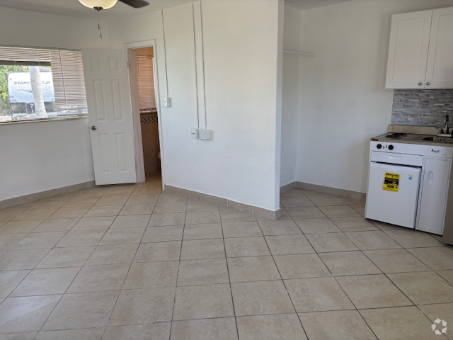 Building Photo - 1064 N Tamiami Trl Unit 96 Rental