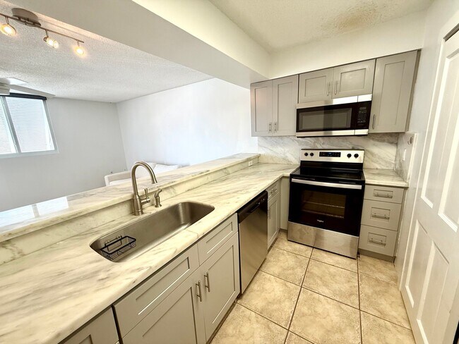 Photo - 3930 S Roosevelt Blvd Unit N204