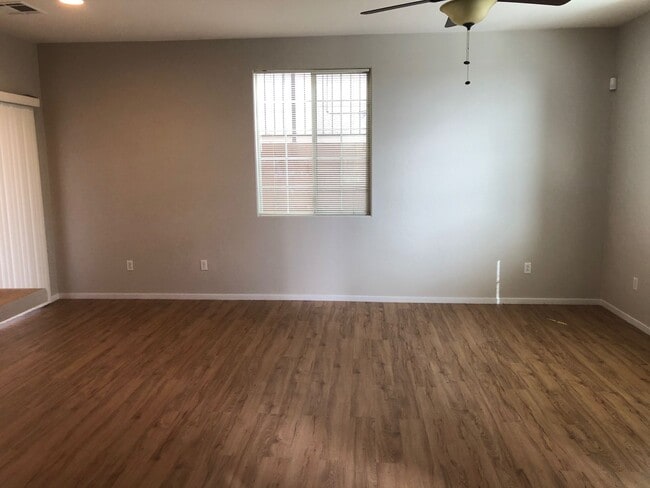 Photo - GREAT TOWNHOME LOCATED IN GATED COMMUNITY!!