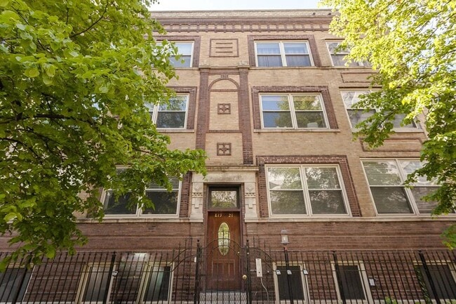 Building Photo - 819 W Eastwood Ave Unit 1E