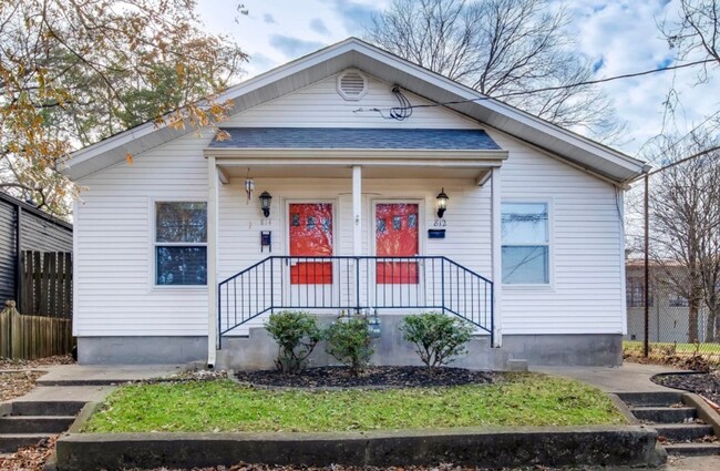 Building Photo - Live in the Heart of It All – 2BR Duplex w... Rental