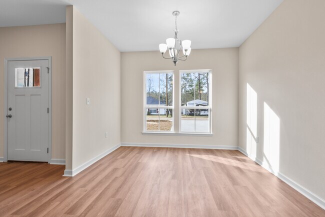 Dining Area - 20963 Oregon St