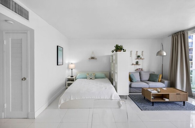 Photo - 1000 West Ave