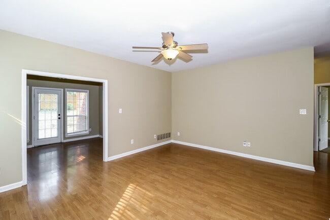Photo - 8170 Timber Knoll Ln