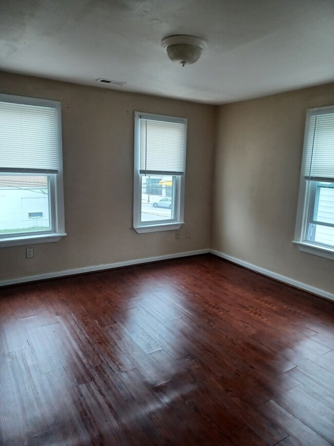 Photo - 1107 Hull St
