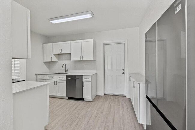 Photo - 317 SW 19th St