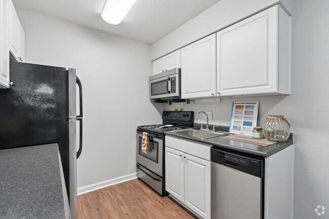1BR 1BA - 540SF - Kitchen