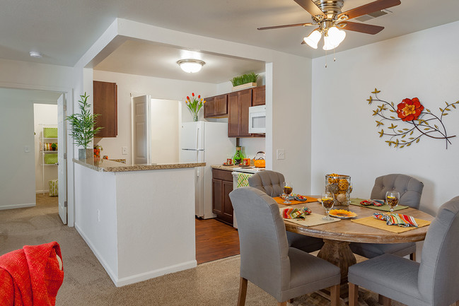 Silver Creek Apartments - Silver Creek Apartments