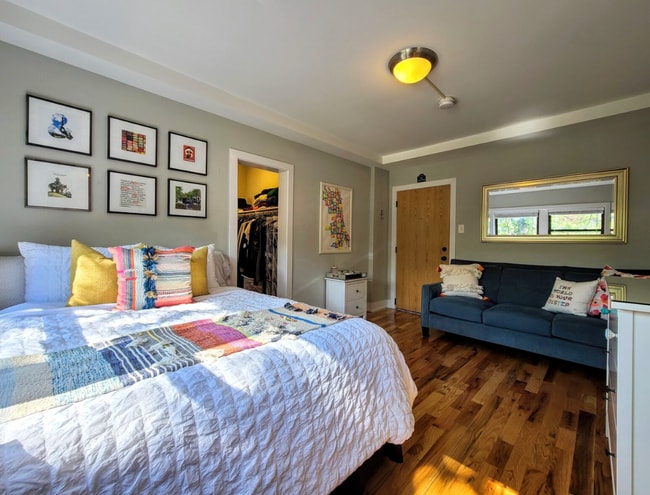 Photo - 556 W Arlington Pl