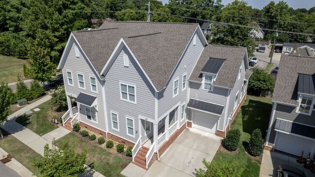 Building Photo - New 3/2.5 Townhome in Downtown Franklin, TN (pet friendly)!