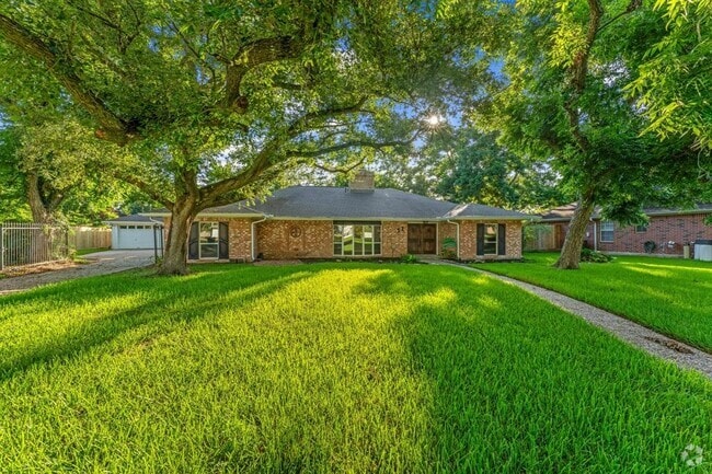 Building Photo - 11 Whittier Dr Rental