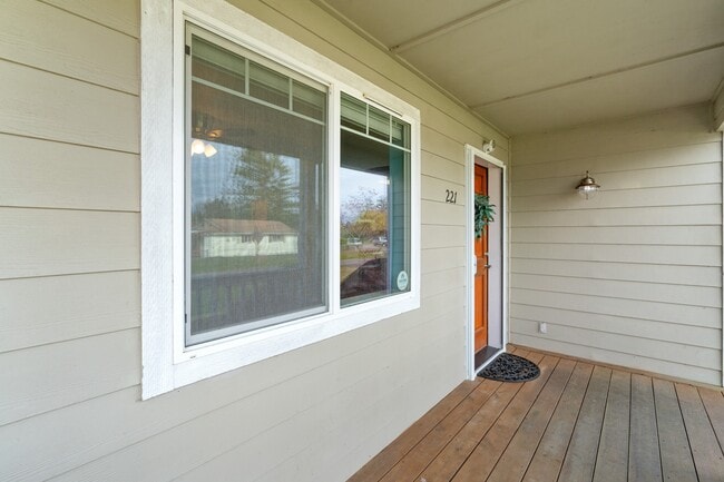 Photo - 221 W Seattle Ave