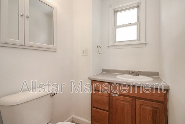 Photo - 736 Bettes Ave