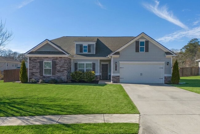 Building Photo - Move-In Ready Bogart Home with Open Layout and Private Fenced Yard