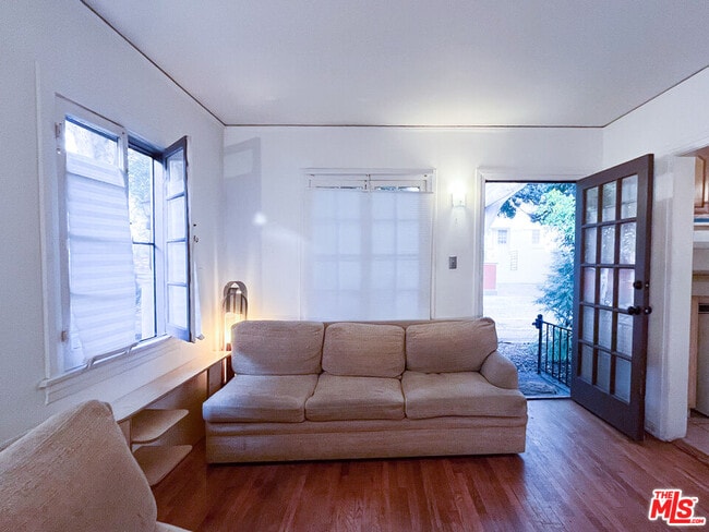 Photo - 1120 20th St Unit front