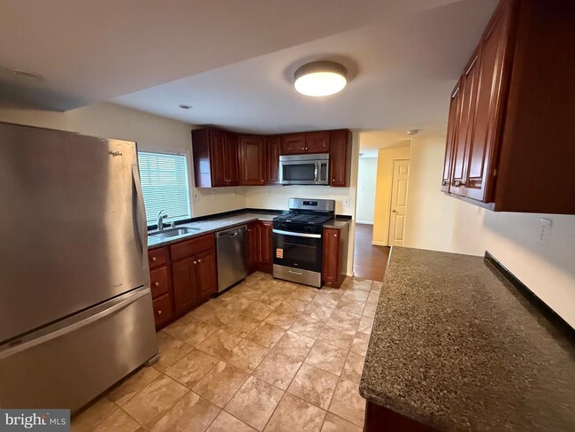 30 E Union St