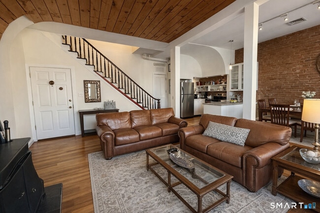 Building Photo - 58 Capitol Ave Unit 3