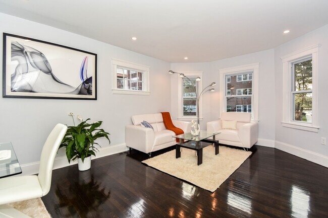 Photo - 27 Wood St