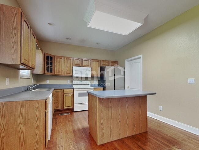 Photo - 4635 Aylesbury Dr