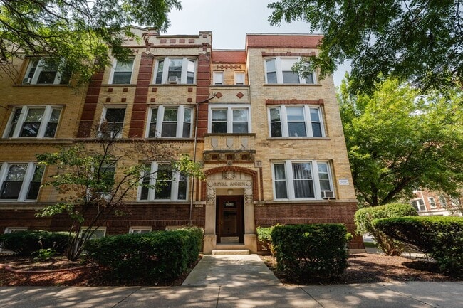 Building Photo - Ravenswood / North Center - English Garden... Unit 4356-G