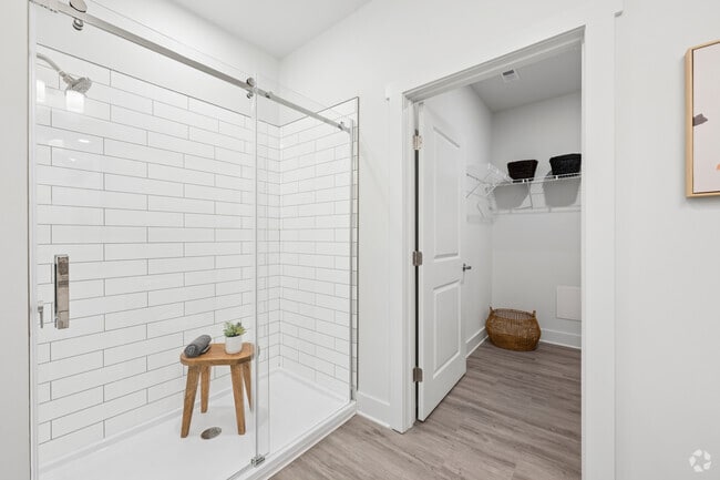 2BR, 2BA - 1,233SF - Primary Bathroom