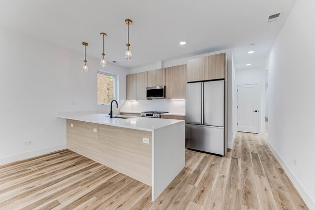 Photo - 5921 S Calumet Ave