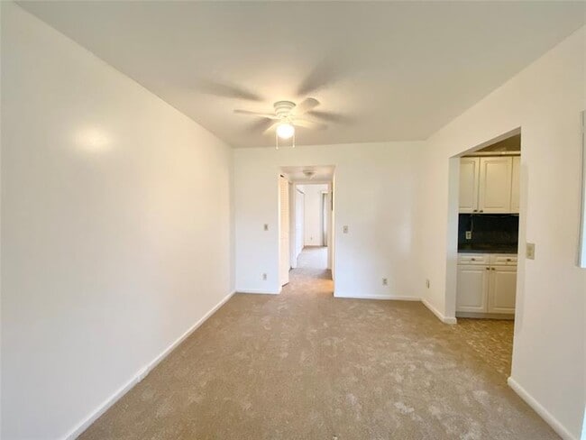 Photo - 149 Mansfield D Unit D