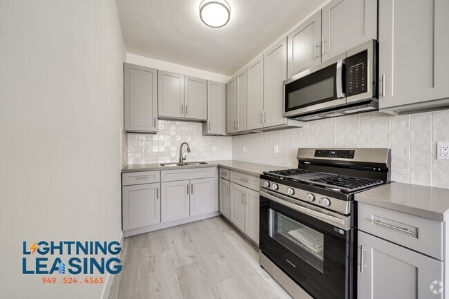 Building Photo - 402 N Coronado St Unit 206D Rental