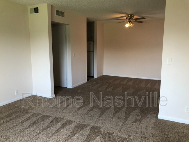 Photo - 515 Basswood Ave