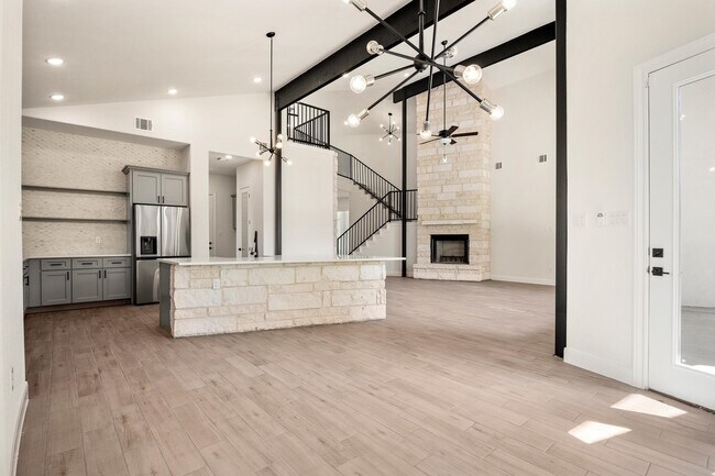 Photo - 515 Free Rein