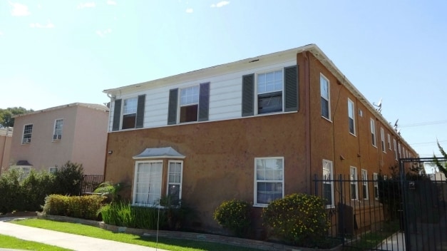 Photo - 2035 Pine Ave