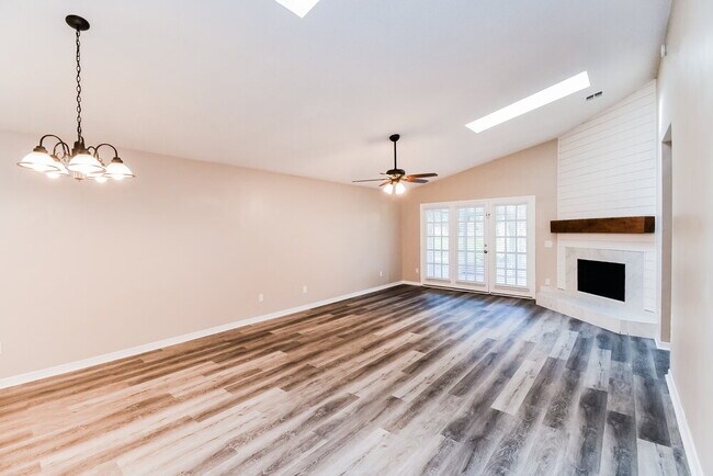 4357 Lake Woodbourne Dr S