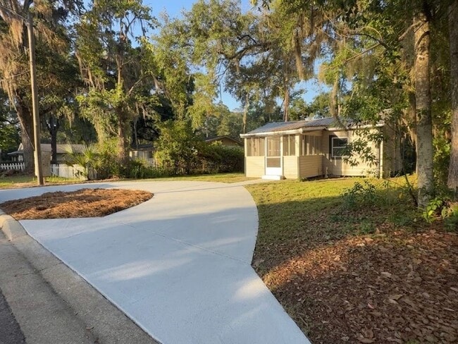 Photo - 407 NE 19th Dr