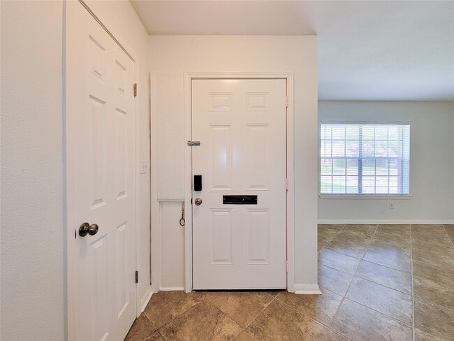 Photo - 2115 Forest Oaks Dr