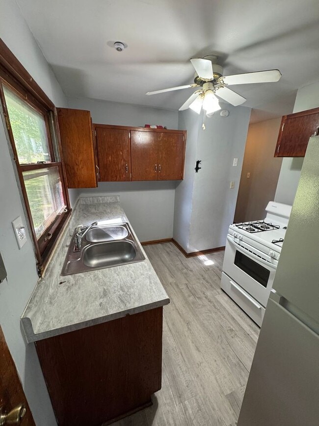 Photo - 3 Bedrooms and 1 Bathroom - MOVE-IN SPECIAL: $200 off first months rent