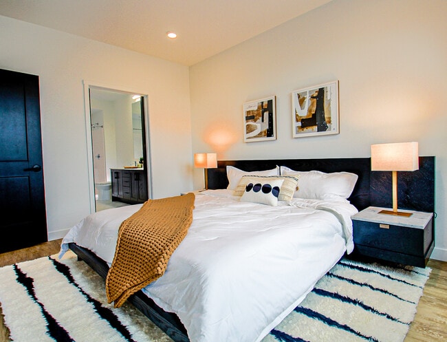 Photo - 320 East College Avenue