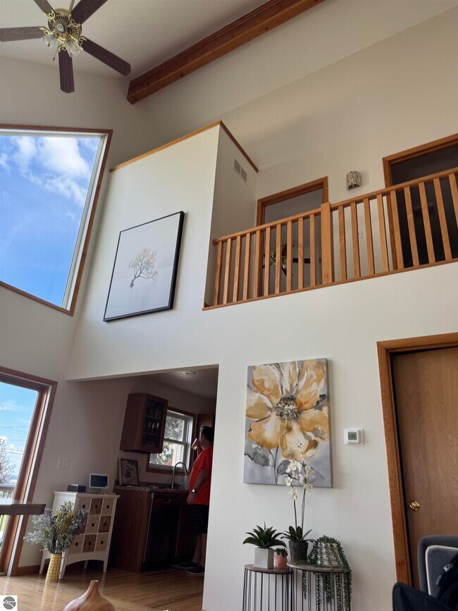 Photo - 302 S Lake Dr