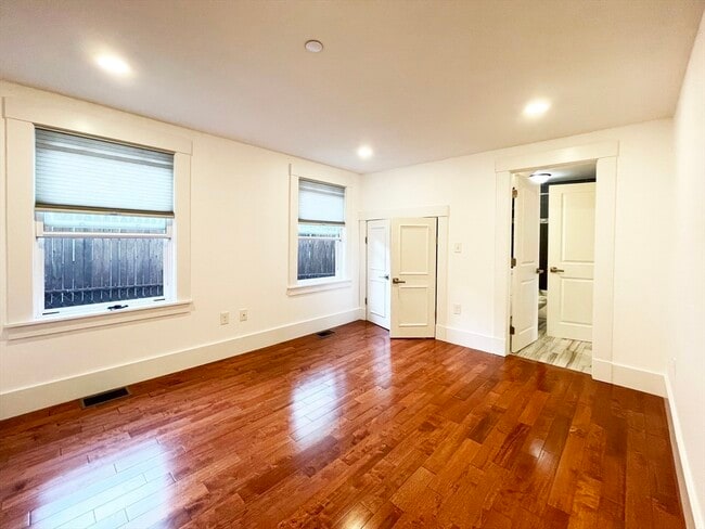 2 Auburn Ave Unit 3##