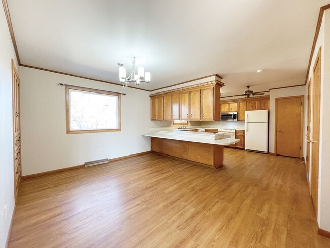 Photo - 1718 1st St SE