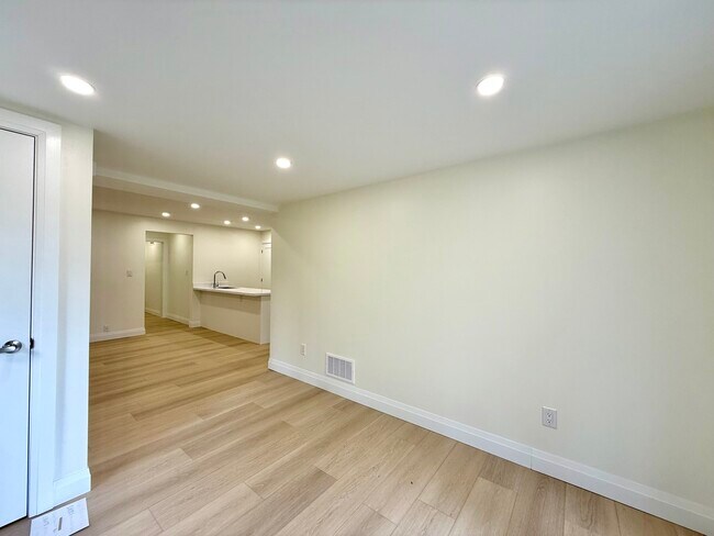 Photo - 25 Meadowbrook Crescent