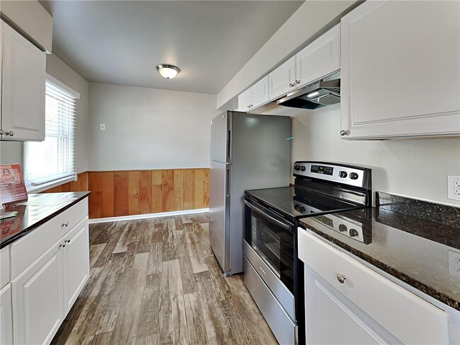 Photo - 1103 44th Ave NE